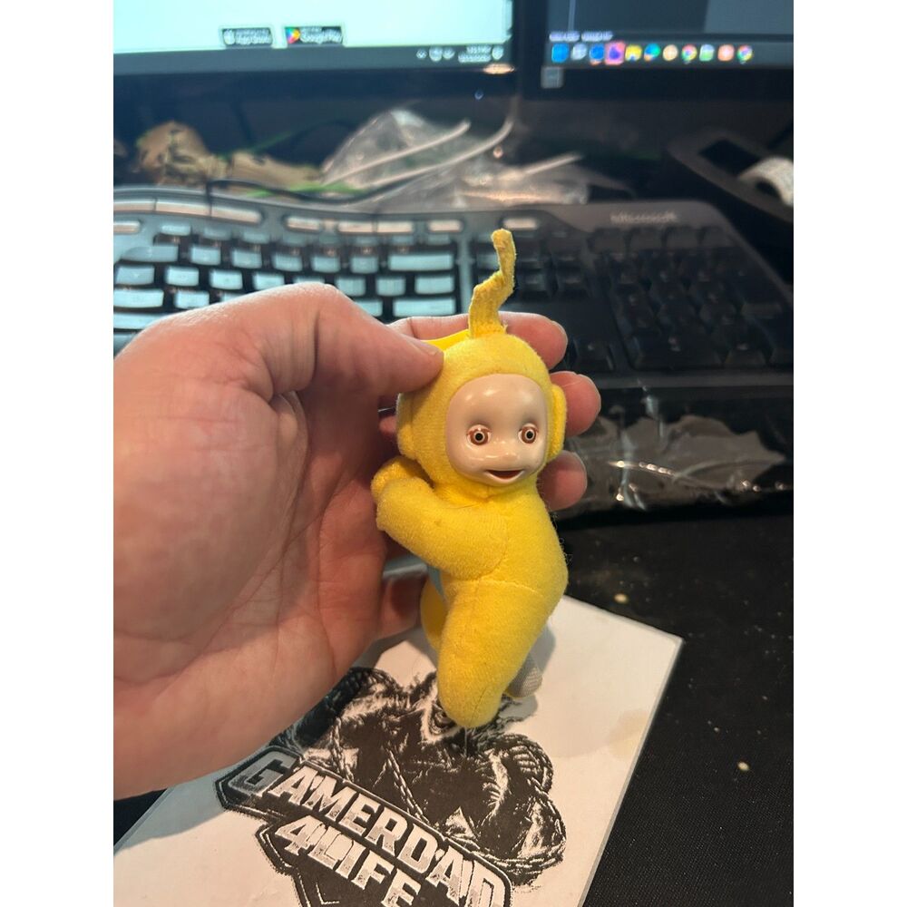Vintage 2000 McDonalds Happy Meal Teletubbies Laa Laa Yellow Plush Clip On # 04